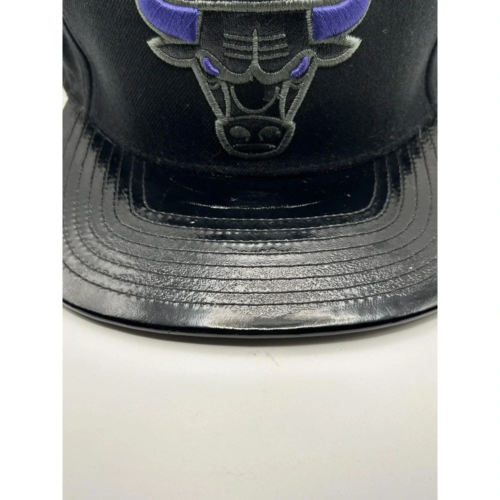 Chicago Bulls Hat Cap Snap Back Mens‎ Mitchell Ness Black Purple NBA Basketball